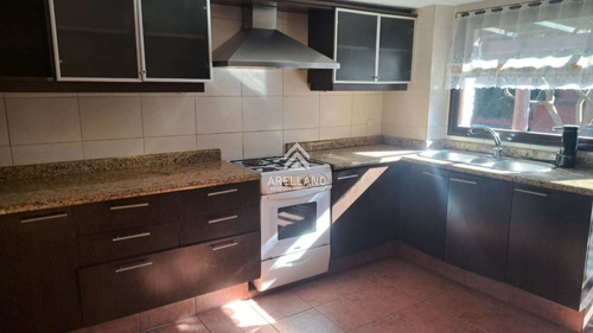 Casa ID.6087 - Venta Casa En Punta Del Este Con Amplios Espacios