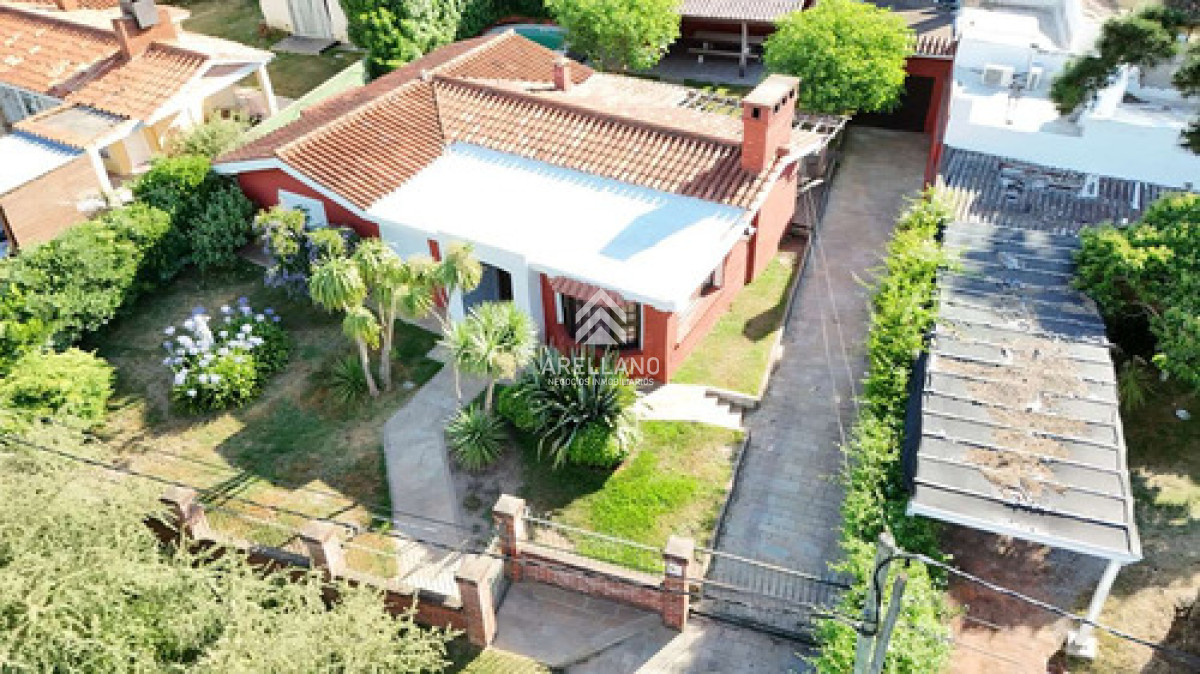 Casa ID.6087 - Venta Casa En Punta Del Este Con Amplios Espacios