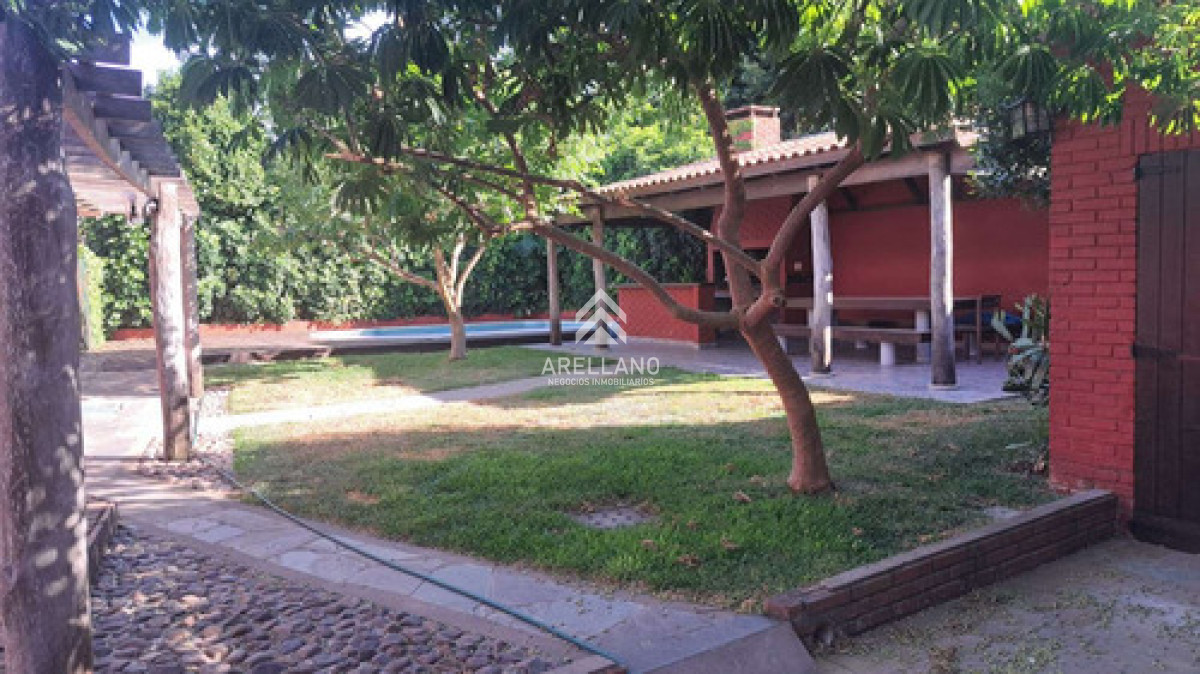 Casa ID.6087 - Venta Casa En Punta Del Este Con Amplios Espacios