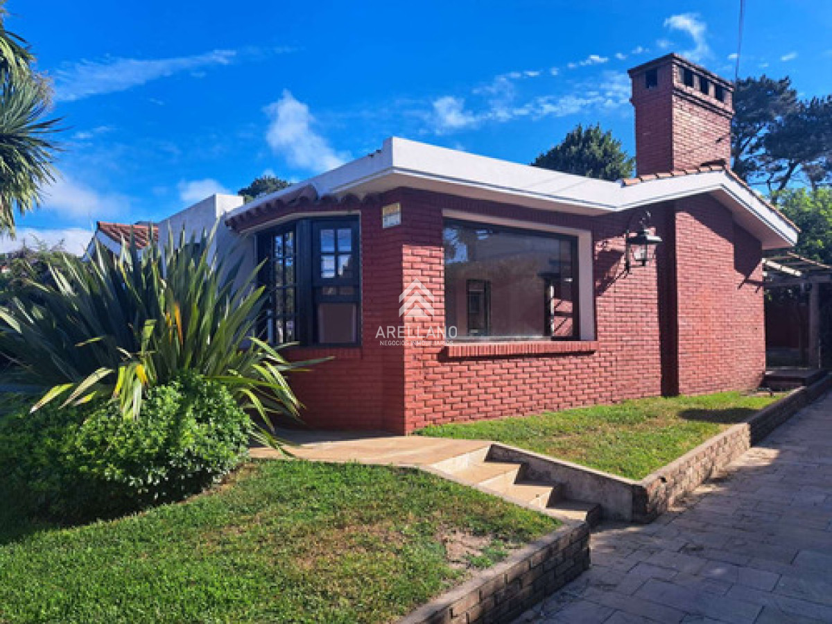 Casa ID.6087 - Venta Casa En Punta Del Este Con Amplios Espacios