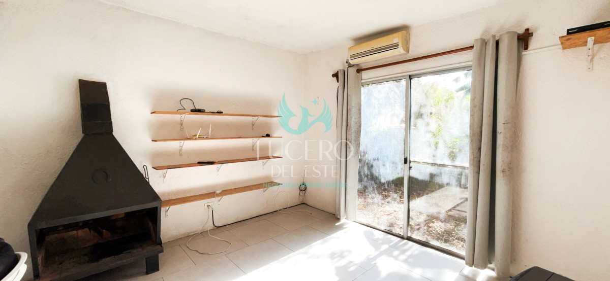 Casa ID.1760 - Vendo Casa en el Tesoro 2 dorm amplio parque