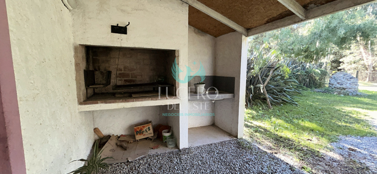 Casa ID.1760 - Vendo Casa en el Tesoro 2 dorm amplio parque