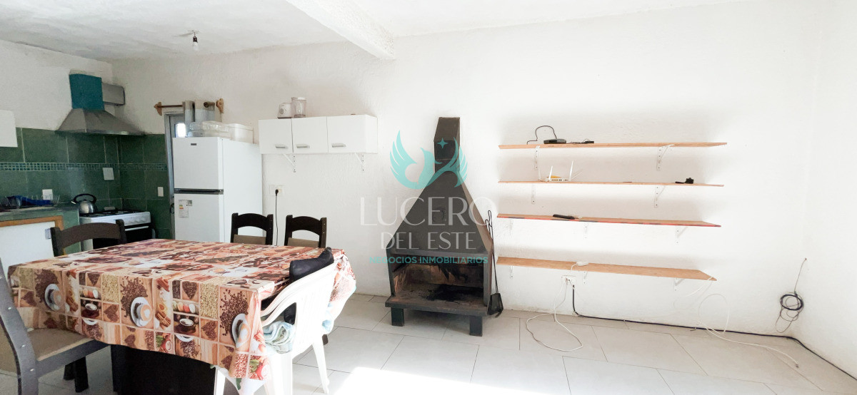 Casa ID.1760 - Vendo Casa en el Tesoro 2 dorm amplio parque