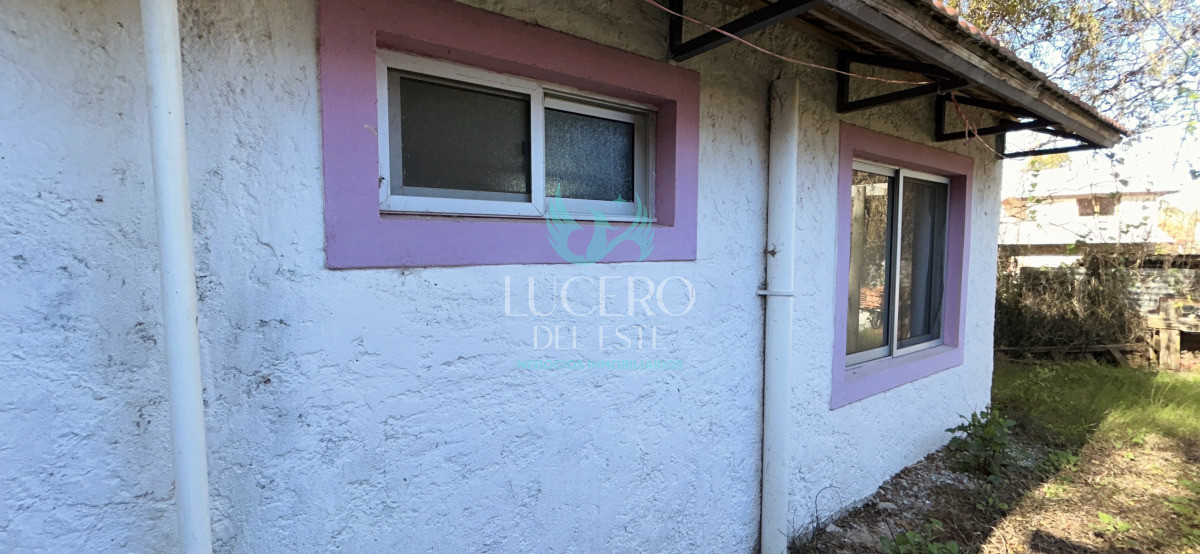 Casa ID.1760 - Vendo Casa en el Tesoro 2 dorm amplio parque