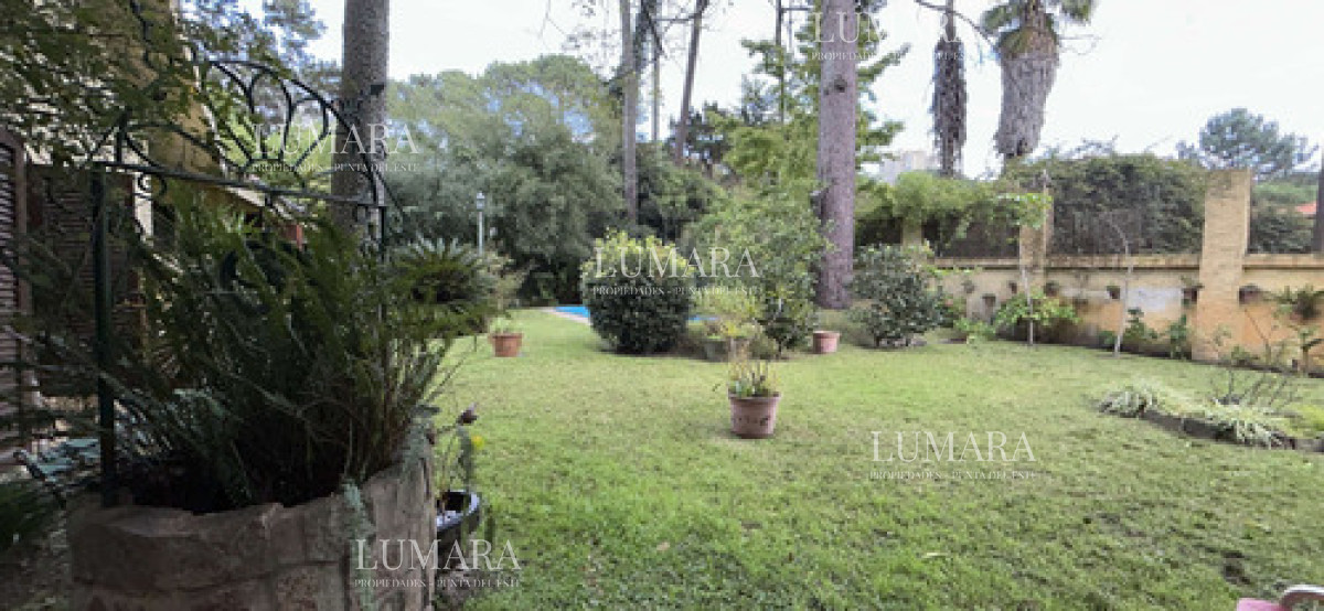 Casa ID.2776 - Casa De 3 Dormitorios En Suite Con Altillo Y Gran Parque Cantegril