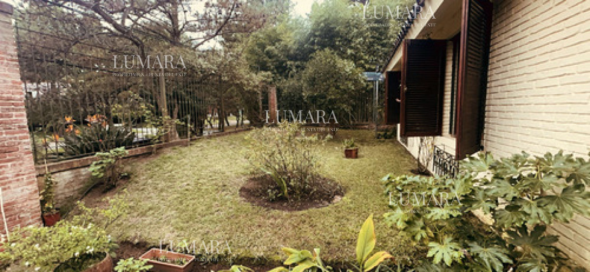 Casa ID.2776 - Casa De 3 Dormitorios En Suite Con Altillo Y Gran Parque Cantegril