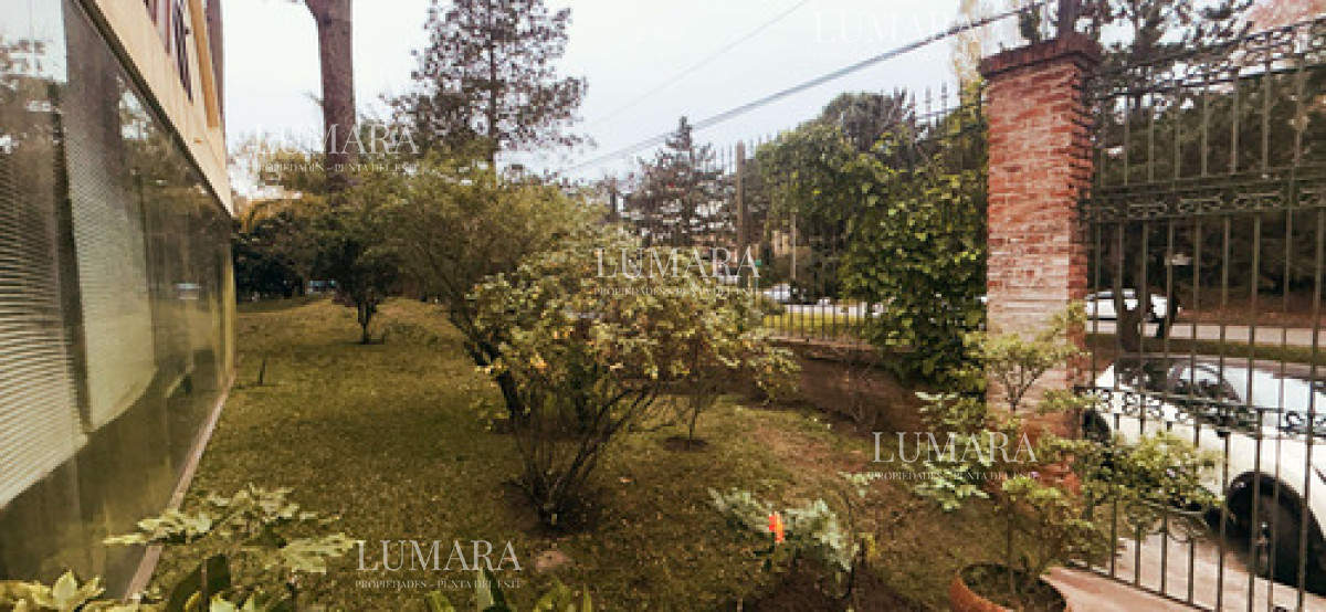 Casa ID.2776 - Casa De 3 Dormitorios En Suite Con Altillo Y Gran Parque Cantegril