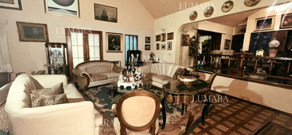 Casa ID.2776 - Casa De 3 Dormitorios En Suite Con Altillo Y Gran Parque Cantegril