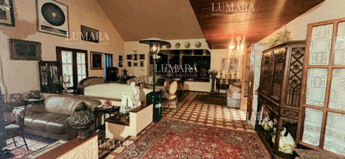 Casa ID.2776 - Casa De 3 Dormitorios En Suite Con Altillo Y Gran Parque Cantegril