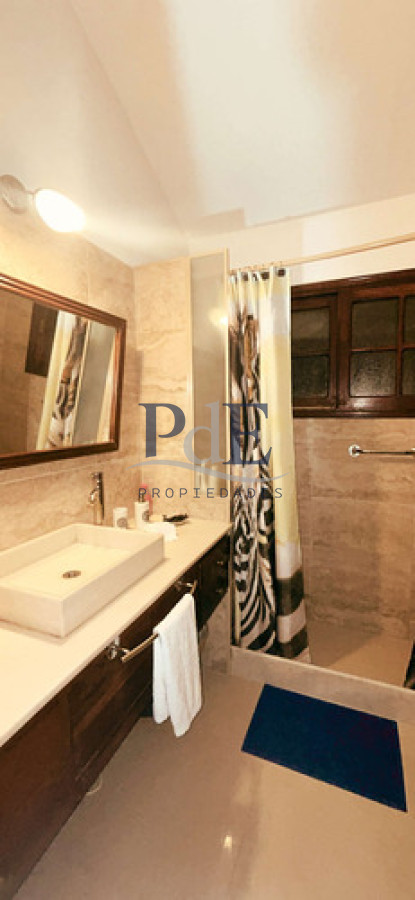 Residencia Clásica 3 dormitorios, frente al Country Club.  - Imagen 16