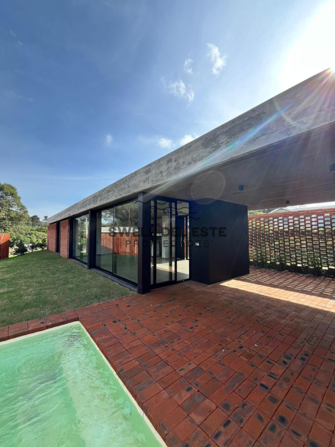 Casa ID.202 - Casa a estrenar en Punta colorada 