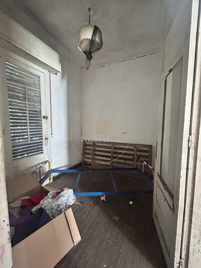 Casa ID.81 - Oportunidad de Inversión en El Prado: Dos Propiedades con Gran Potencial para Reciclar