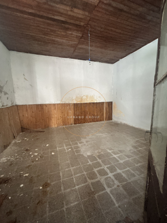 Casa ID.81 - Oportunidad de Inversión en El Prado: Dos Propiedades con Gran Potencial para Reciclar