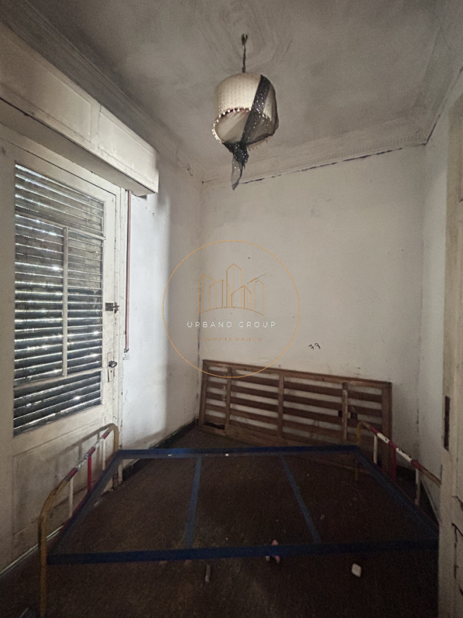 Casa ID.81 - Oportunidad de Inversión en El Prado: Dos Propiedades con Gran Potencial para Reciclar