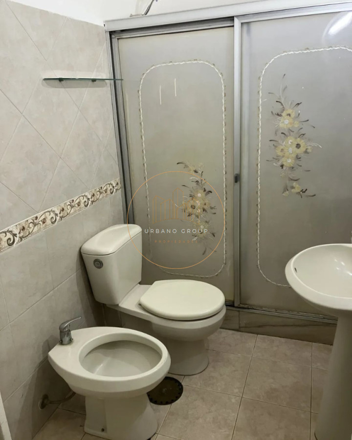 Casa ID.87 - SE ALQUILA CASA DE 2 PLANTAS - EXCELENTE ESTADO, MUY LUMINOSA
