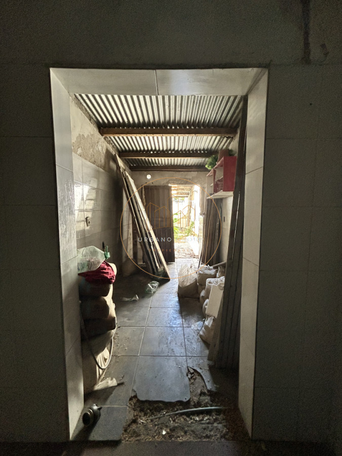 Casa ID.81 - Oportunidad de Inversión en El Prado: Dos Propiedades con Gran Potencial para Reciclar