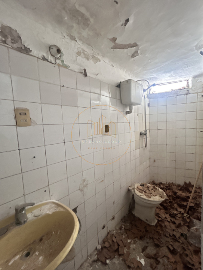 Casa ID.81 - Oportunidad de Inversión en El Prado: Dos Propiedades con Gran Potencial para Reciclar