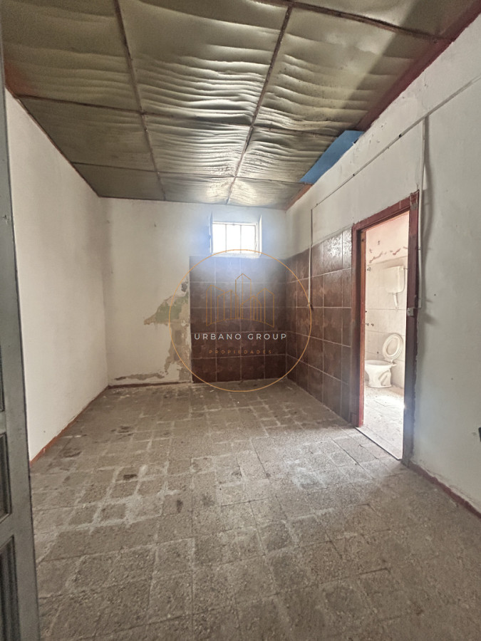 Casa ID.81 - Oportunidad de Inversión en El Prado: Dos Propiedades con Gran Potencial para Reciclar