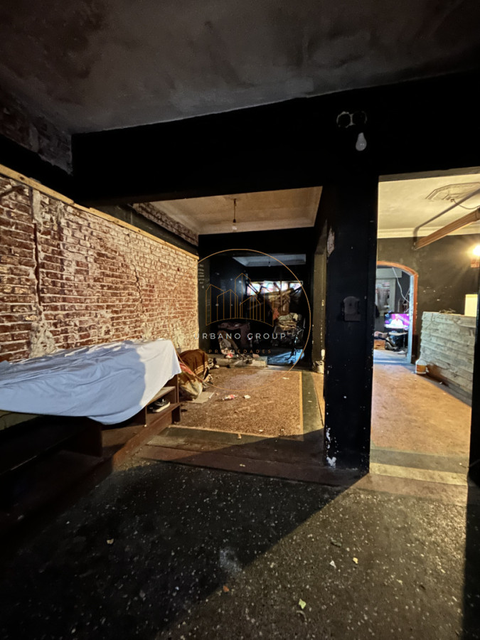 Casa ID.81 - Oportunidad de Inversión en El Prado: Dos Propiedades con Gran Potencial para Reciclar