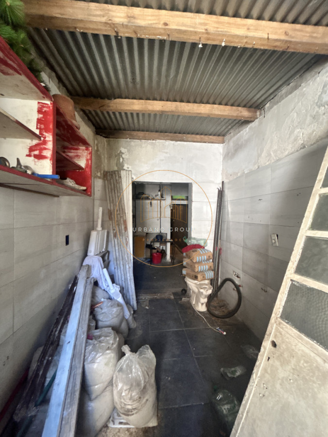 Casa ID.81 - Oportunidad de Inversión en El Prado: Dos Propiedades con Gran Potencial para Reciclar