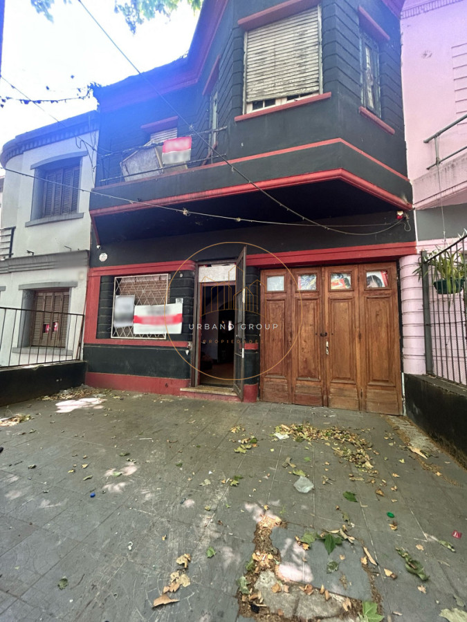 Casa ID.81 - Oportunidad de Inversión en El Prado: Dos Propiedades con Gran Potencial para Reciclar