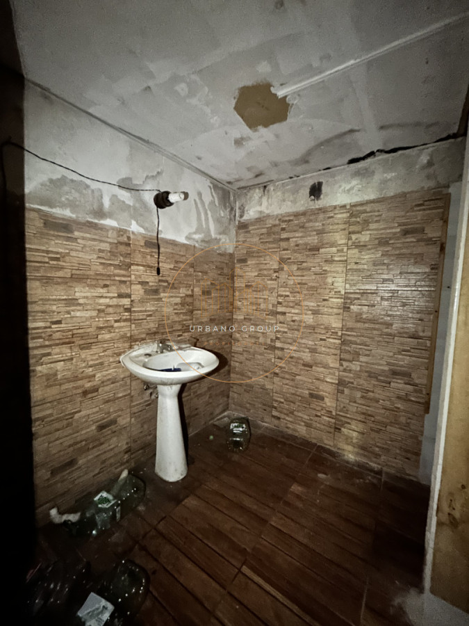Casa ID.81 - Oportunidad de Inversión en El Prado: Dos Propiedades con Gran Potencial para Reciclar