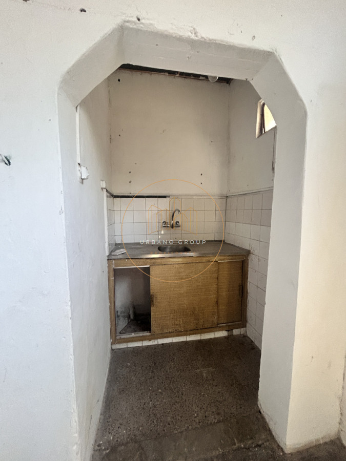 Casa ID.81 - Oportunidad de Inversión en El Prado: Dos Propiedades con Gran Potencial para Reciclar