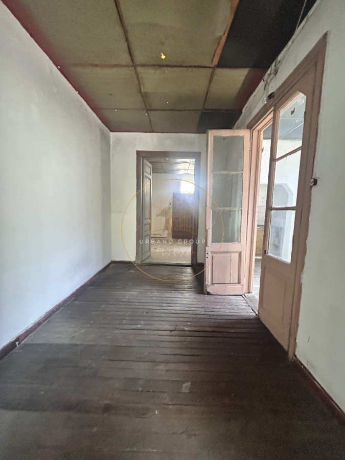 Casa ID.81 - Oportunidad de Inversión en El Prado: Dos Propiedades con Gran Potencial para Reciclar
