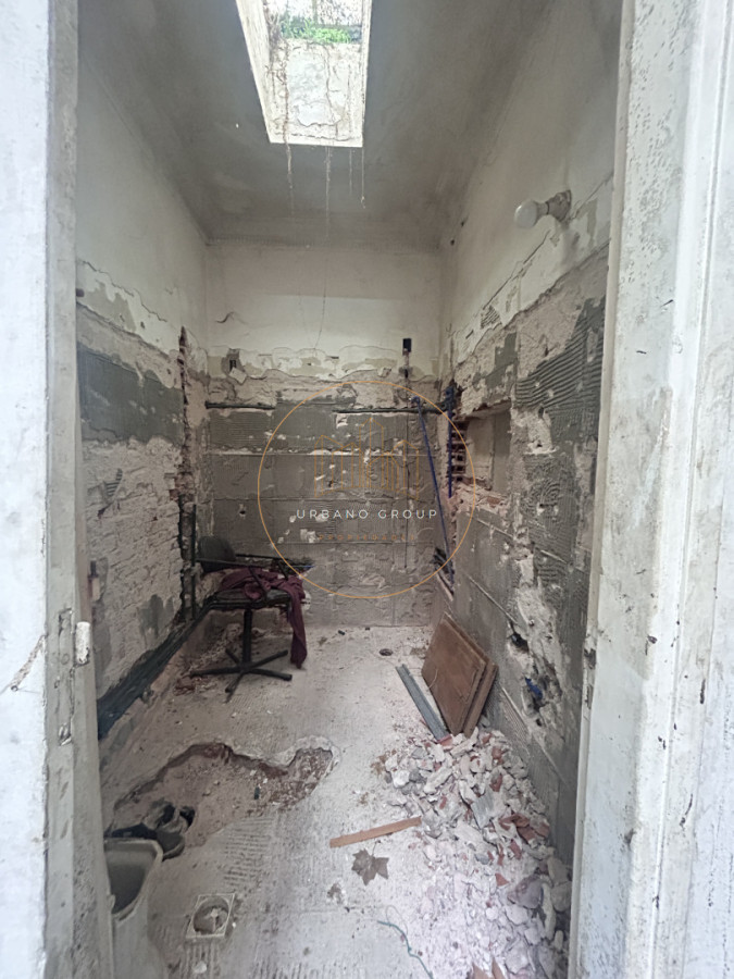 Casa ID.81 - Oportunidad de Inversión en El Prado: Dos Propiedades con Gran Potencial para Reciclar