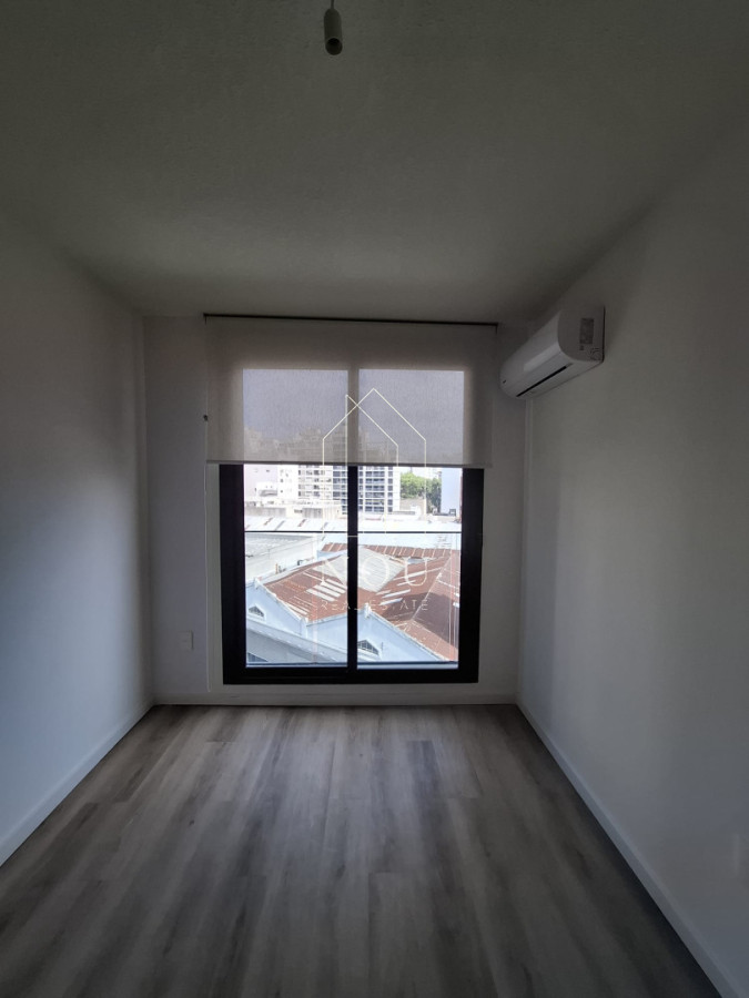 Apartamento ID.203 - 1 dormitorio semi equipado en tres cruces 