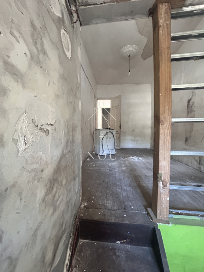 Casa ID.141 - Oportunidad de Inversión en El Prado: Dos Propiedades con Gran Potencial para Reciclar