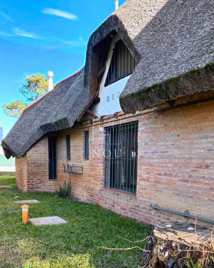 Casa ID.262 - Venta | Casa de 4 Dormitorios | Gran Terreno y Barbacoa | La Serena