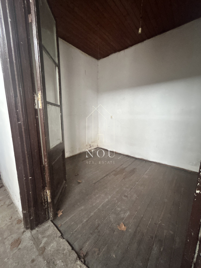 Casa ID.141 - Oportunidad de Inversión en El Prado: Dos Propiedades con Gran Potencial para Reciclar