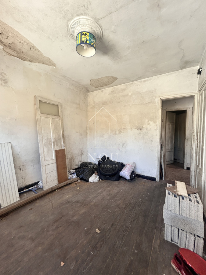 Casa ID.141 - Oportunidad de Inversión en El Prado: Dos Propiedades con Gran Potencial para Reciclar