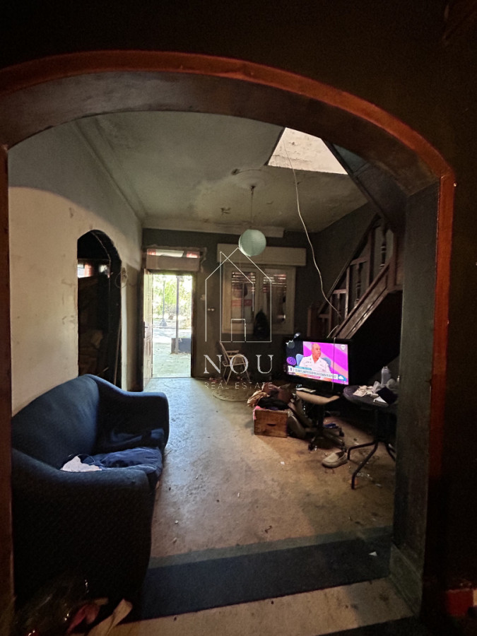 Casa ID.141 - Oportunidad de Inversión en El Prado: Dos Propiedades con Gran Potencial para Reciclar