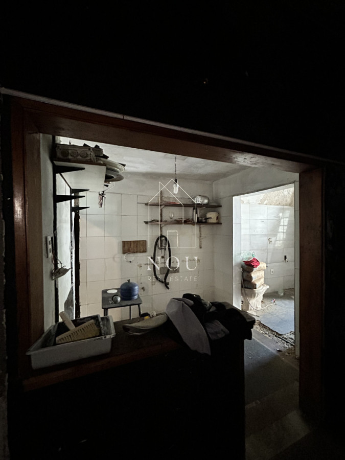 Casa ID.141 - Oportunidad de Inversión en El Prado: Dos Propiedades con Gran Potencial para Reciclar