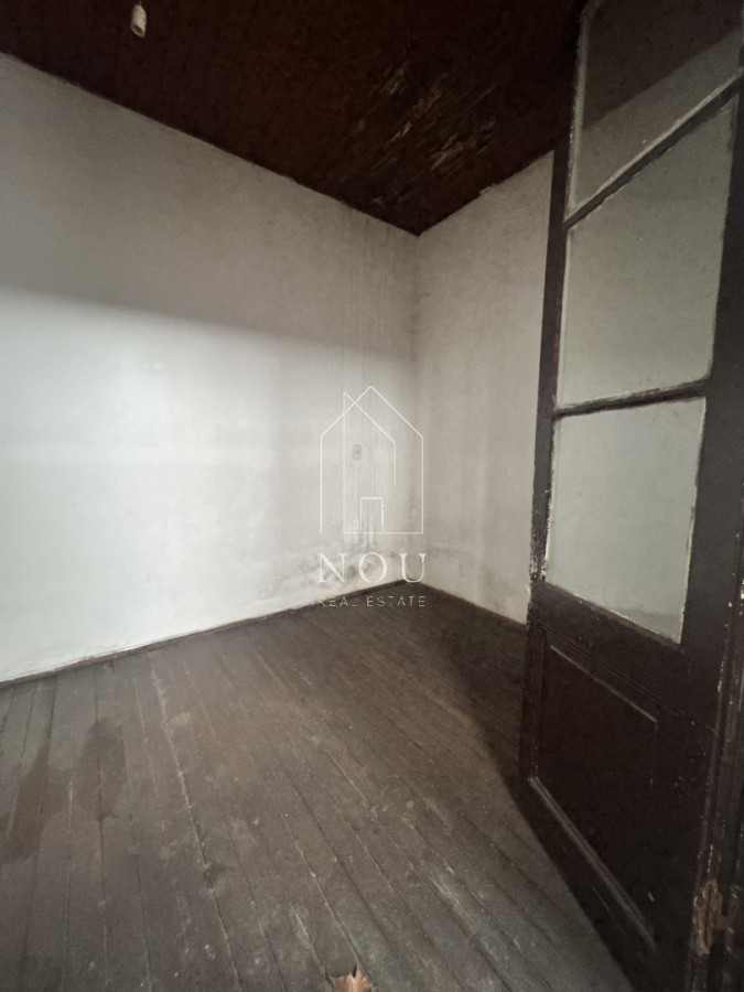 Casa ID.141 - Oportunidad de Inversión en El Prado: Dos Propiedades con Gran Potencial para Reciclar