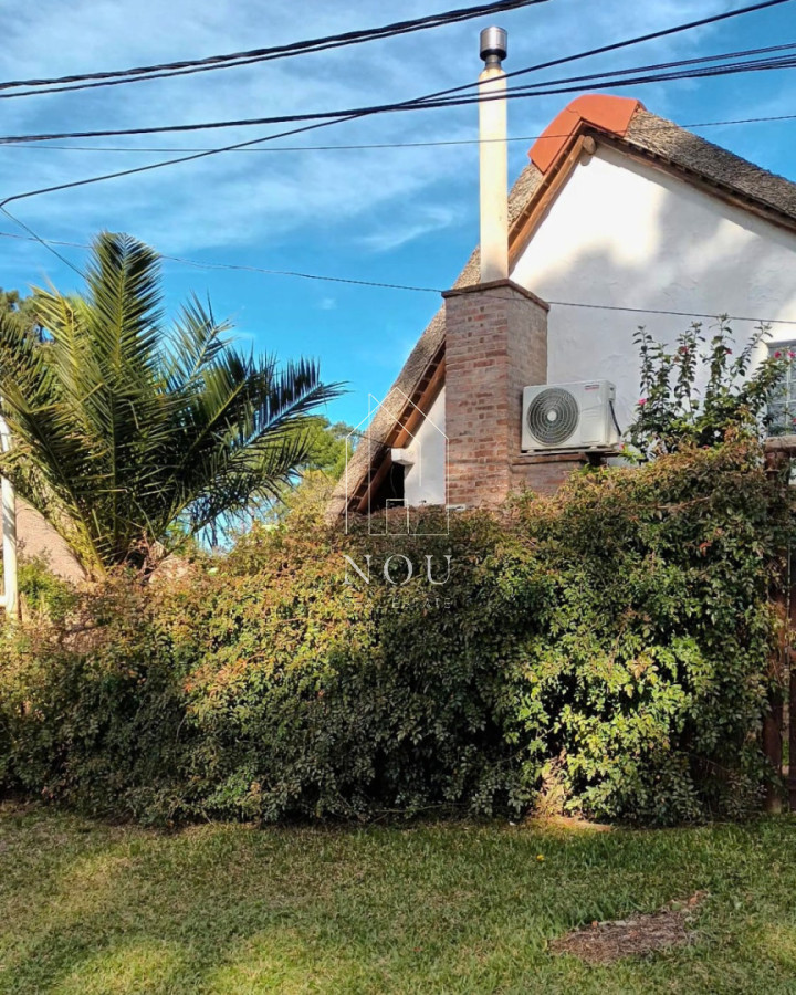 Casa ID.262 - Venta | Casa de 4 Dormitorios | Gran Terreno y Barbacoa | La Serena