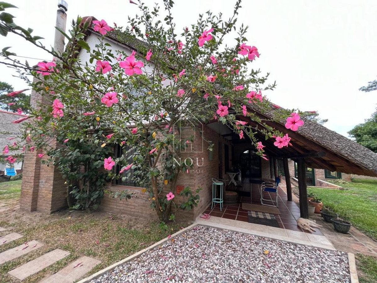 Casa ID.262 - Venta | Casa de 4 Dormitorios | Gran Terreno y Barbacoa | La Serena