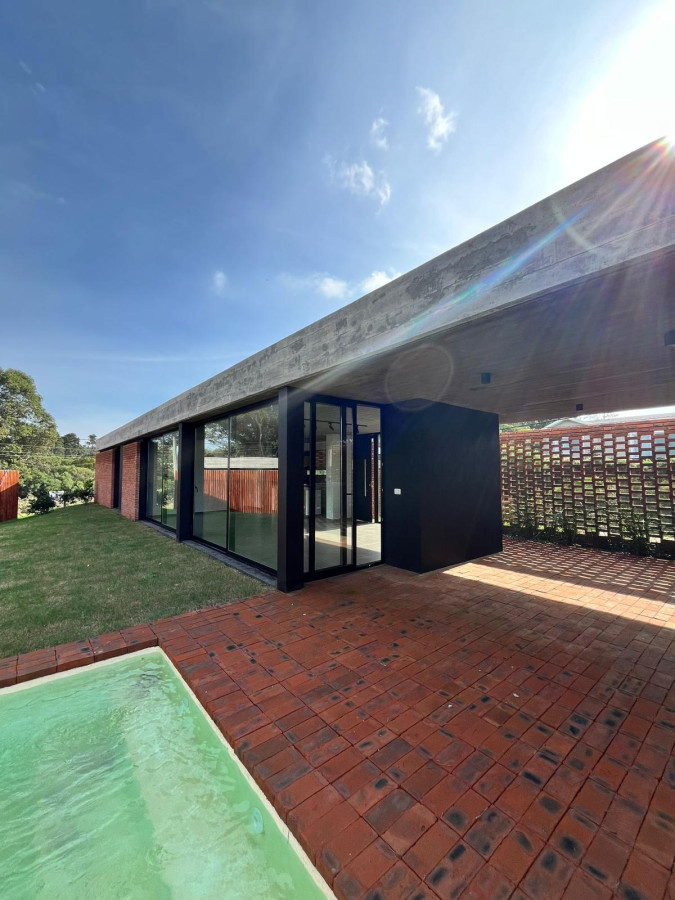 Casa a estrenar en Punta colorada 