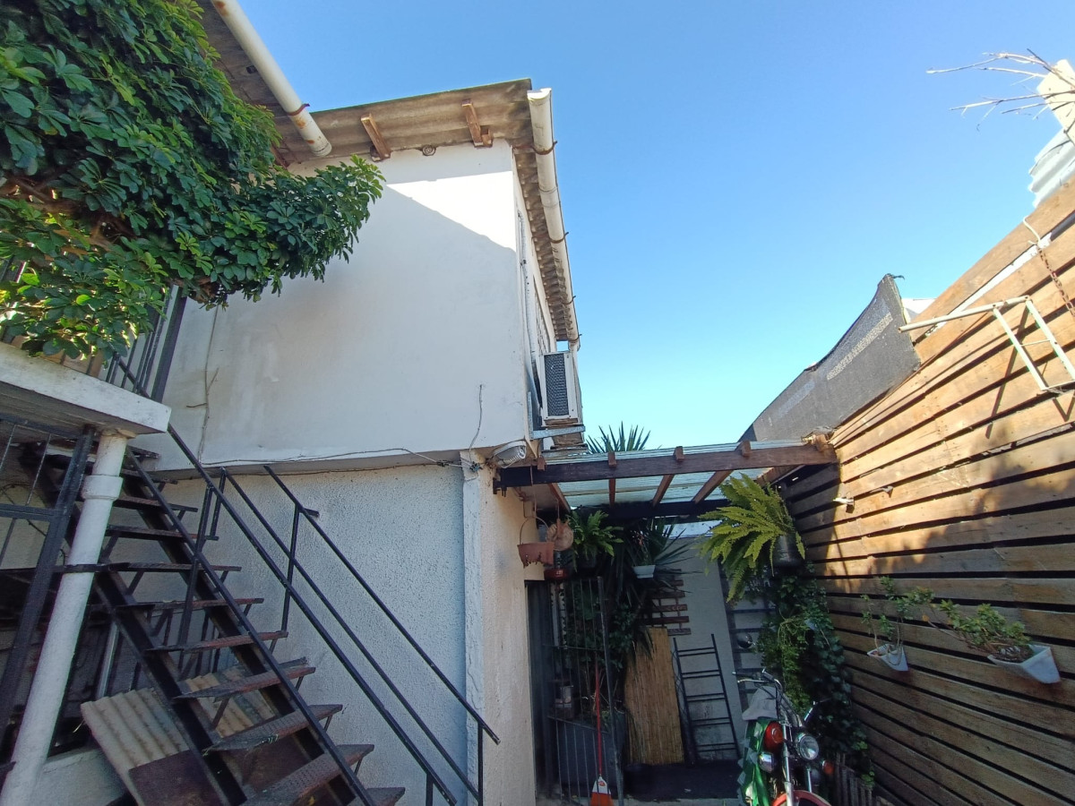 Venta de Ph con 2 Casas en Perez Castellanos