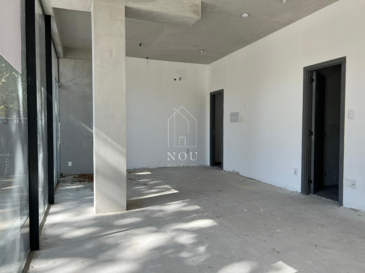 Local Comercial ID.207 - 🚨 Local en Esquina sobre 8 de Octubre | Gran Visibilidad