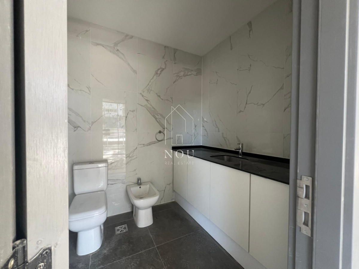 Local Comercial ID.207 - 🚨 Local en Esquina sobre 8 de Octubre | Gran Visibilidad