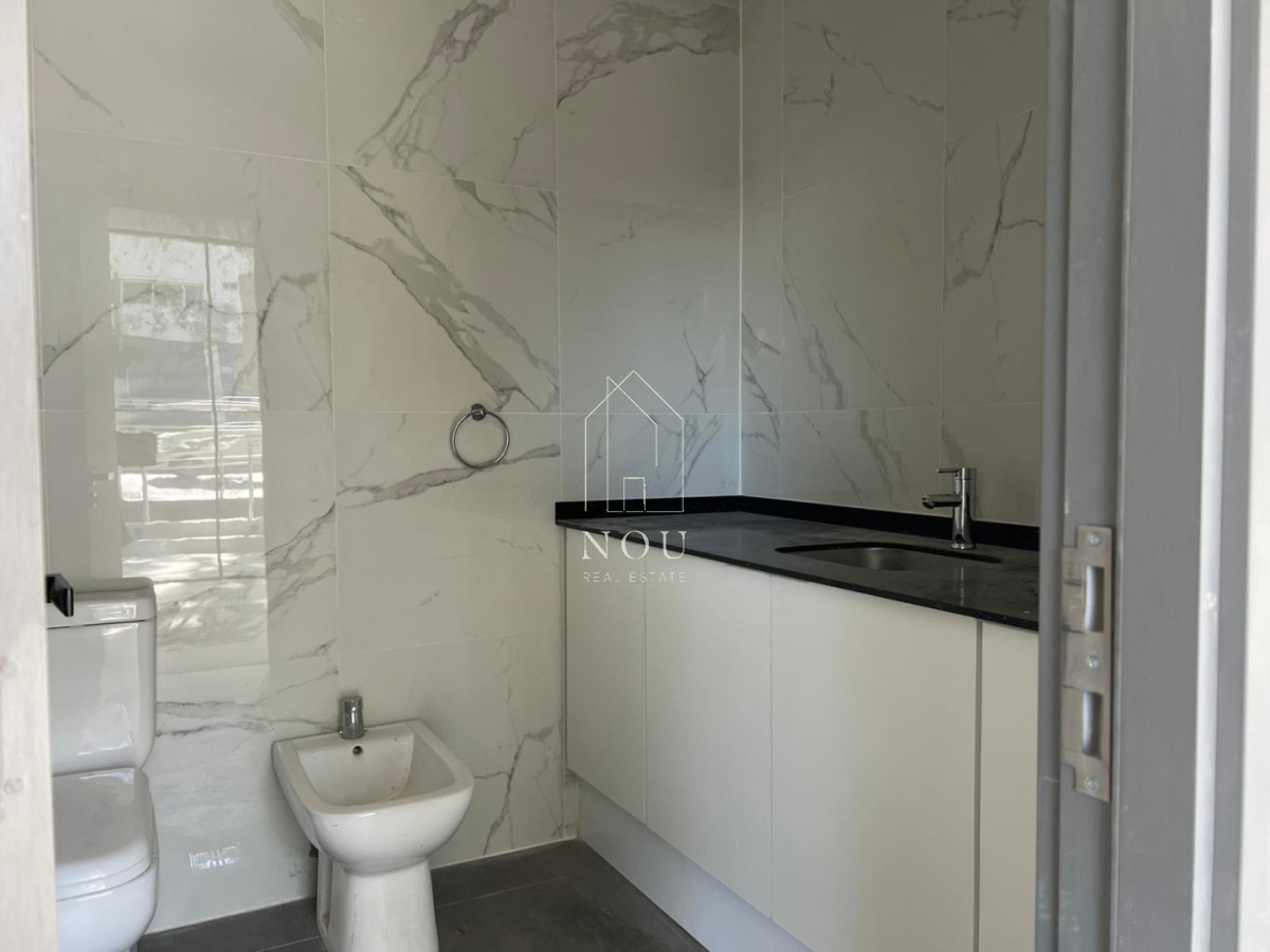 Local Comercial ID.207 - 🚨 Local en Esquina sobre 8 de Octubre | Gran Visibilidad