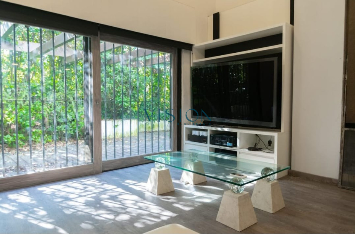 Casa ID.28 - Casa de 3 dormitorios mas servicio y amplio jardin