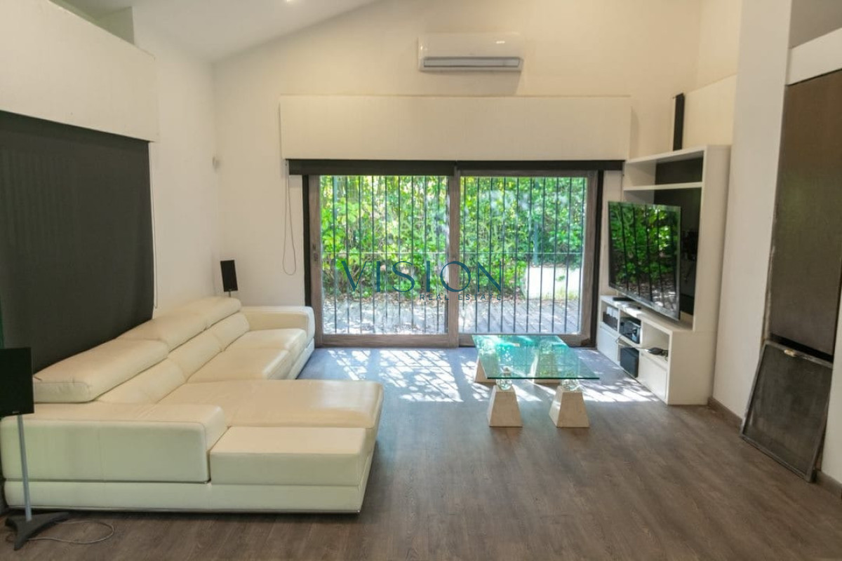 Casa ID.28 - Casa de 3 dormitorios mas servicio y amplio jardin