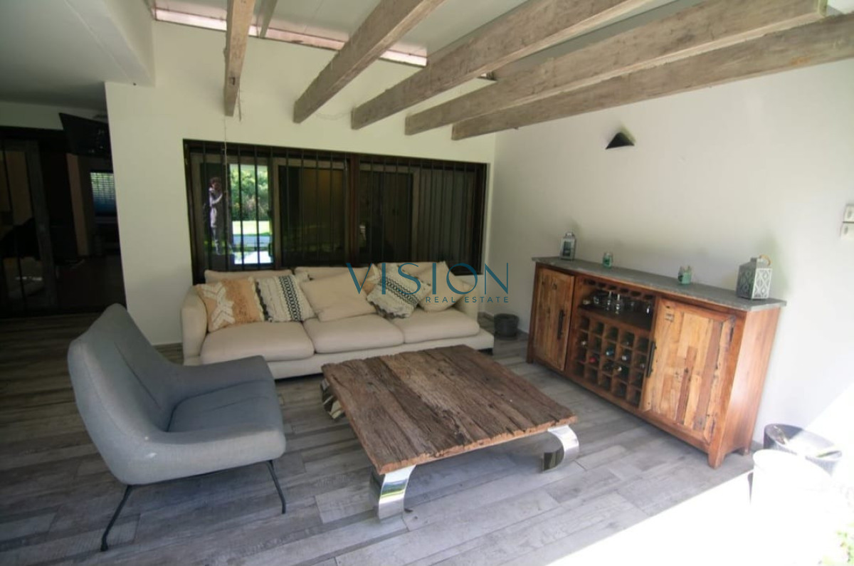 Casa ID.28 - Casa de 3 dormitorios mas servicio y amplio jardin