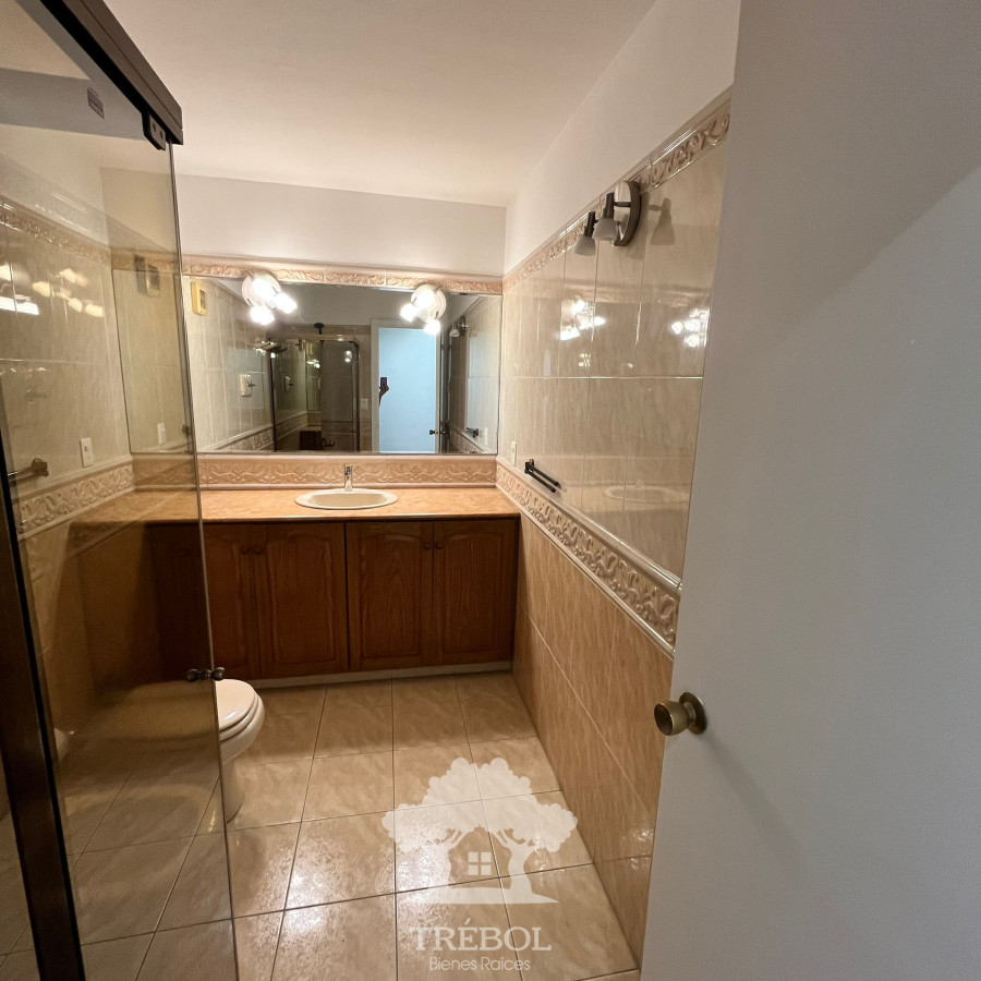 Apartamento ID.137 - Alquiler Apartamento 4 Dormitorios Pocitos Montevideo D