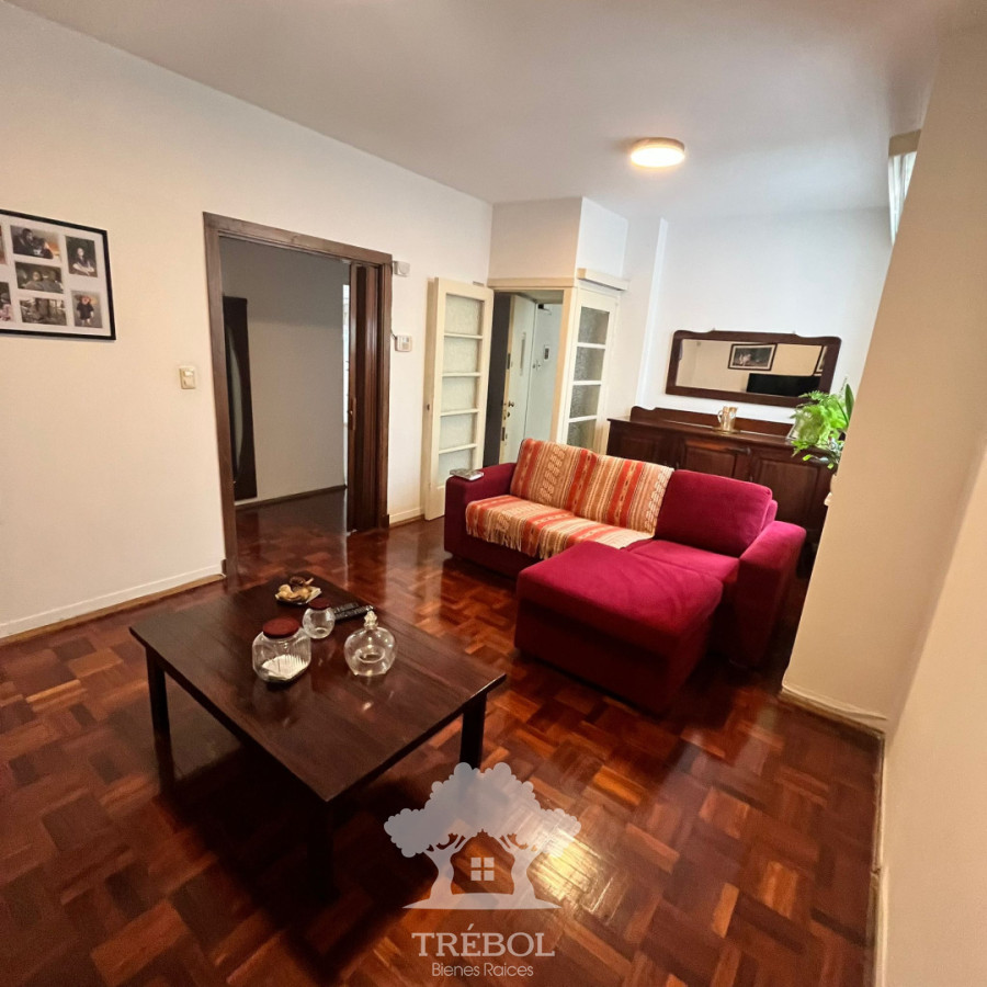 Apartamento ID.107 - Venta Apartamento 4 Dormitorios Centro Montevideo V 