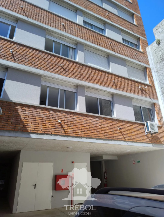 Apartamento ID.141 - Alquiler Apartamento 2 Dormitorios Garaje Barrio Sur Montevideo D